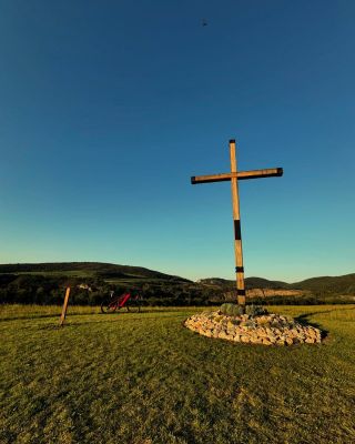 Dnes je podzimni rovnodennost🌞. Leto konci. Je tady podzim🍂 a prave ten bude plny novinek🔜. Muzete se tesit no novy ..sch,...