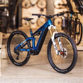 CUBE Stereo Hybrid ONE44 HPC AT 800 - dokonalost v každém detailu ✅ Nový motor Bosch CX dodává až 85 Nm točivého momentu ✅...